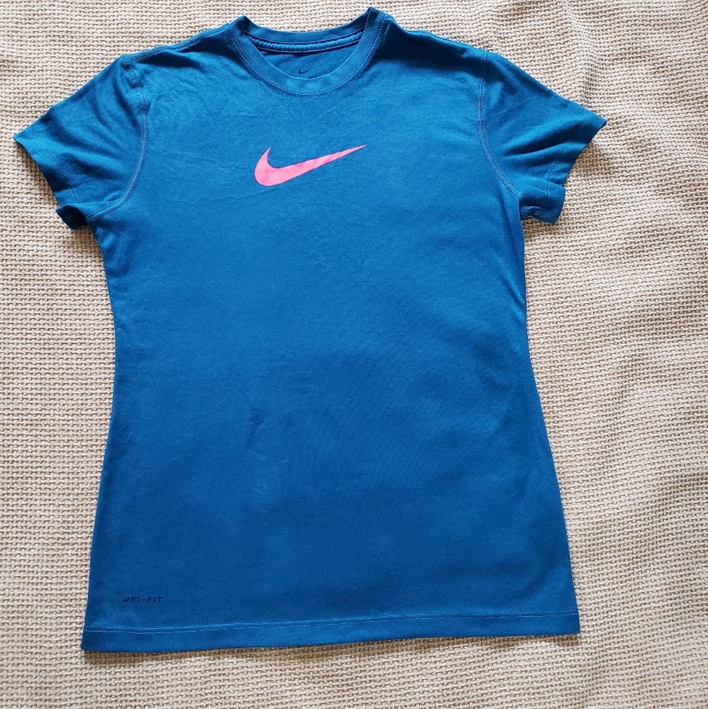 Nike Tee Big Kids - Girls - L(10 - 12)
